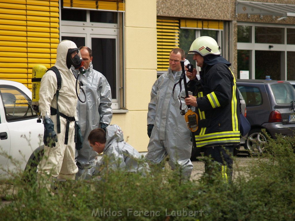 Einsatz BF Strahlenalarm Koeln Porz Gremberghoven HansestrP126.JPG